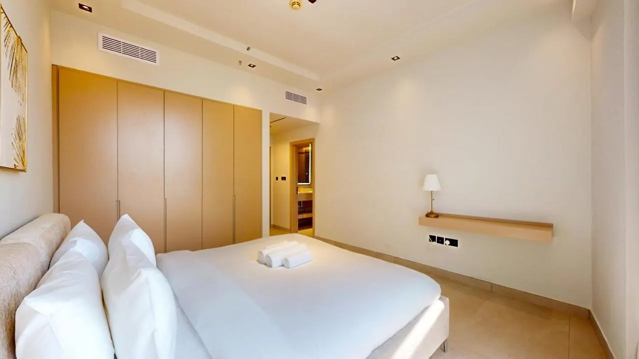 Sky View Tower - Two Bed Plus Kids Room Dubai Apartment